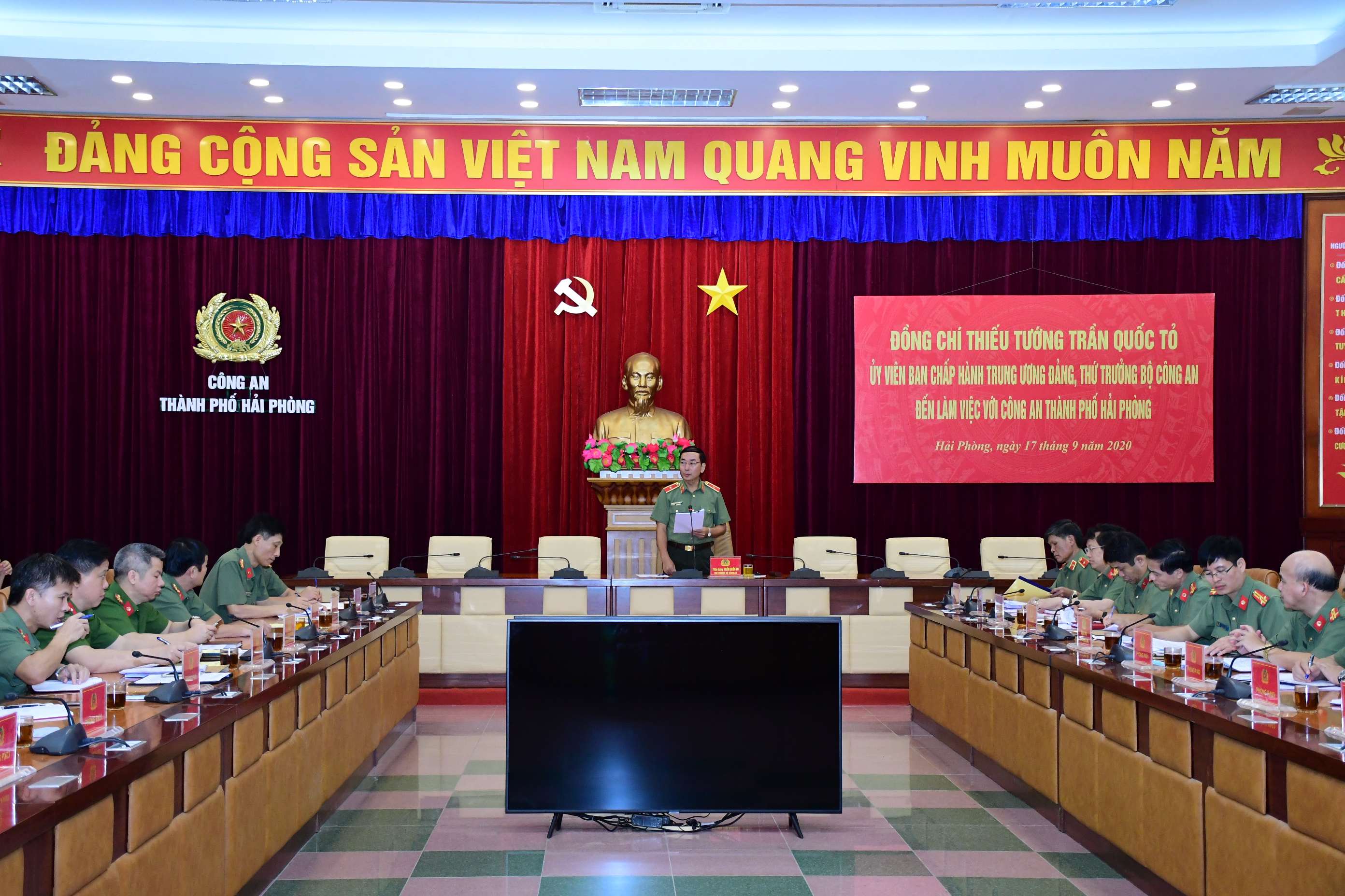 Thứ trưởng Trần Quốc Tỏ làm việc với Công an thành phố Hải Phòng